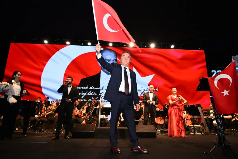 Candan Erçetin ve ADSO’dan Atatürk’ün sevdiği şarkılar konseri