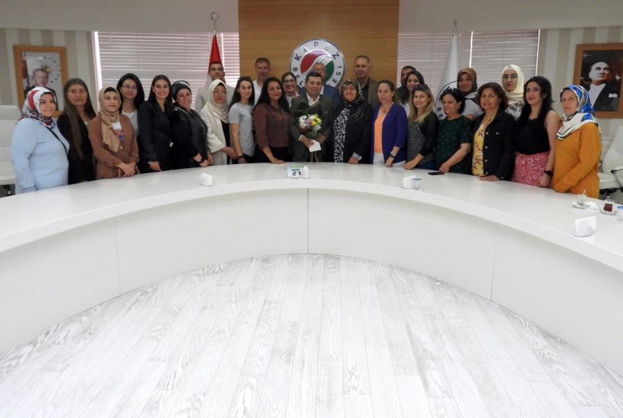 Kadın tekvandoculardan ‘Saçım saçın olsun’ kampanyasına destek