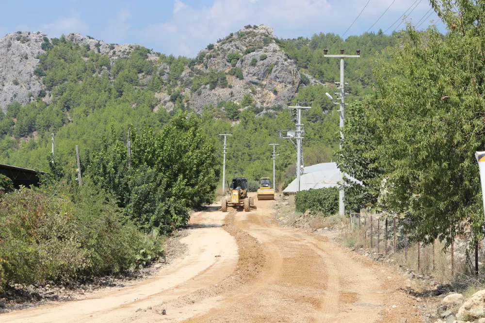 Büyükşehir’den Serik kırsalına asfalt