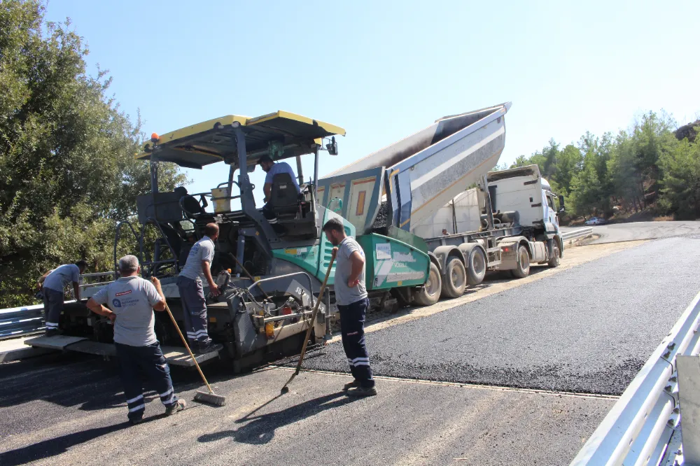 Naras köprüsüne sıcak asfalt