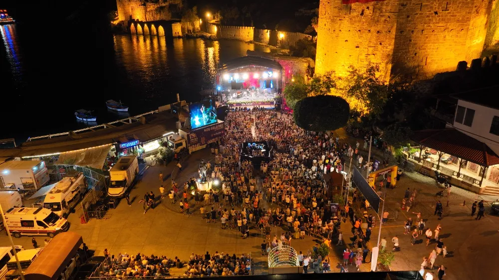 Caz Müzik coşkusu 2.gününde de devam etti
