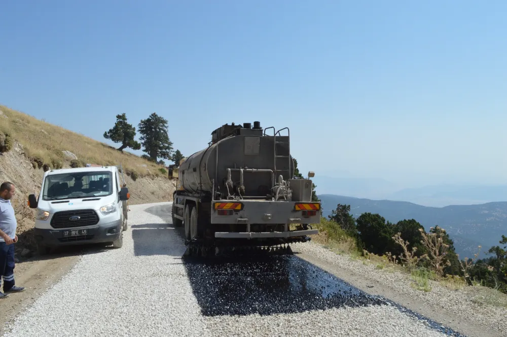 Söbüce yaylası grup yolunda asfalt çalışması