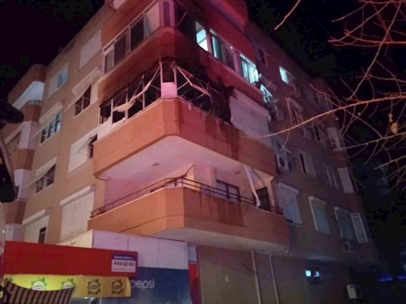 Evde çıkan yangın çevre binalara sıçramadan söndürüldü
