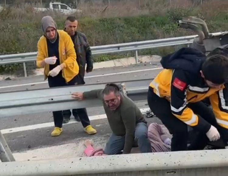 Mersin’de feci kaza, doktor dakikalarca kalp masajı yaptı: 1 ölü 3 ağır yaralı
