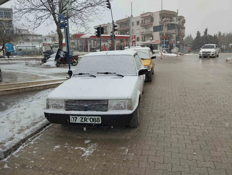 Antalya’nın Korkuteli ilçesinde kar yağışı başladı
