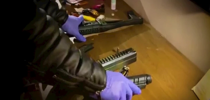 Polisten, şüphelilere kaldıkları otelde operasyon
