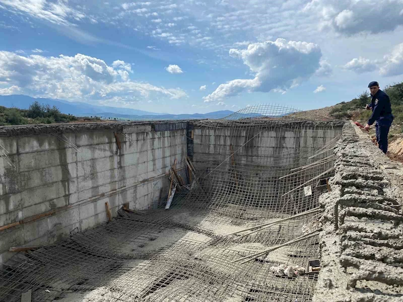 Beton dökümü esnasında yaşanan çökmede yaralanan işçilerin sağlık durumunun iyi olduğu öğrenildi
