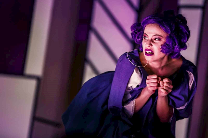 AŞT’nin ‘Huysuz’ oyununu beğeni topladı
