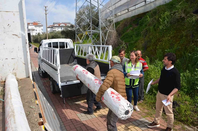 Büyükşehir Belediyesi Alanyalı üreticilerin yaralarını sarıyor
