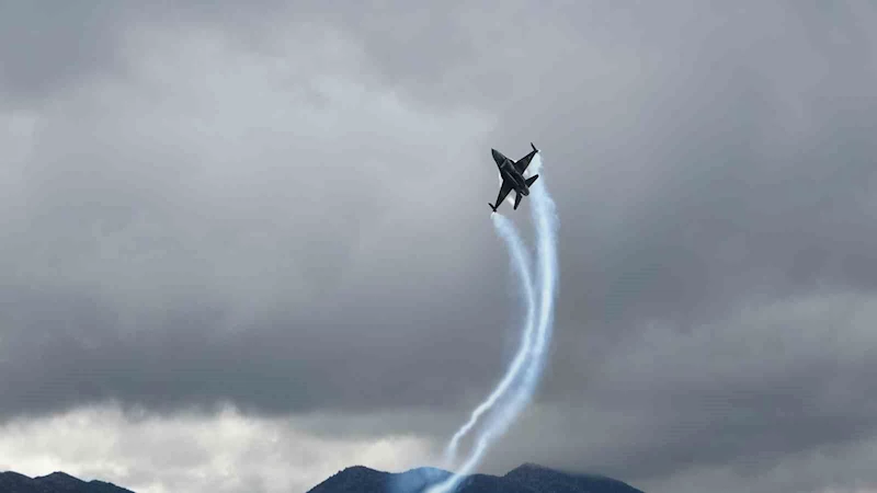 SOLOTÜRK Isparta semalarında nefesleri kesti
