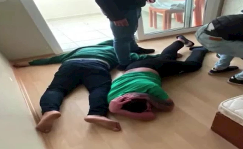 İçişleri Bakanı Yerlikaya: “Mersin’de düzenlenen ’MAHZEN-4’ operasyonunda suç örgütü üyesi 9 şüpheli yakalandı”
